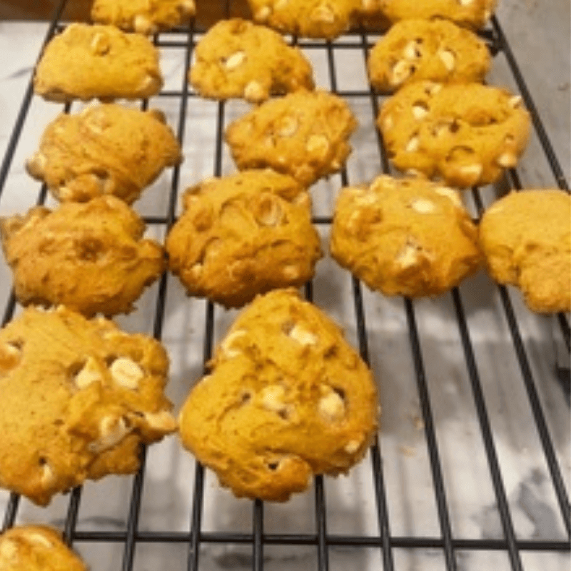 Favorite Things About Fall - Rows of Cookies on a Cooling Rack